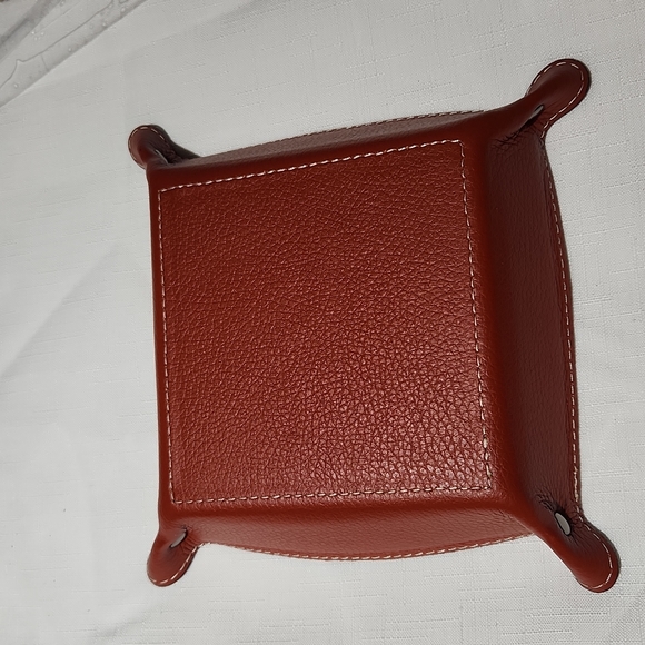 🚫SOLD❌️ Brick leather trinket tray - Picture 2 of 6